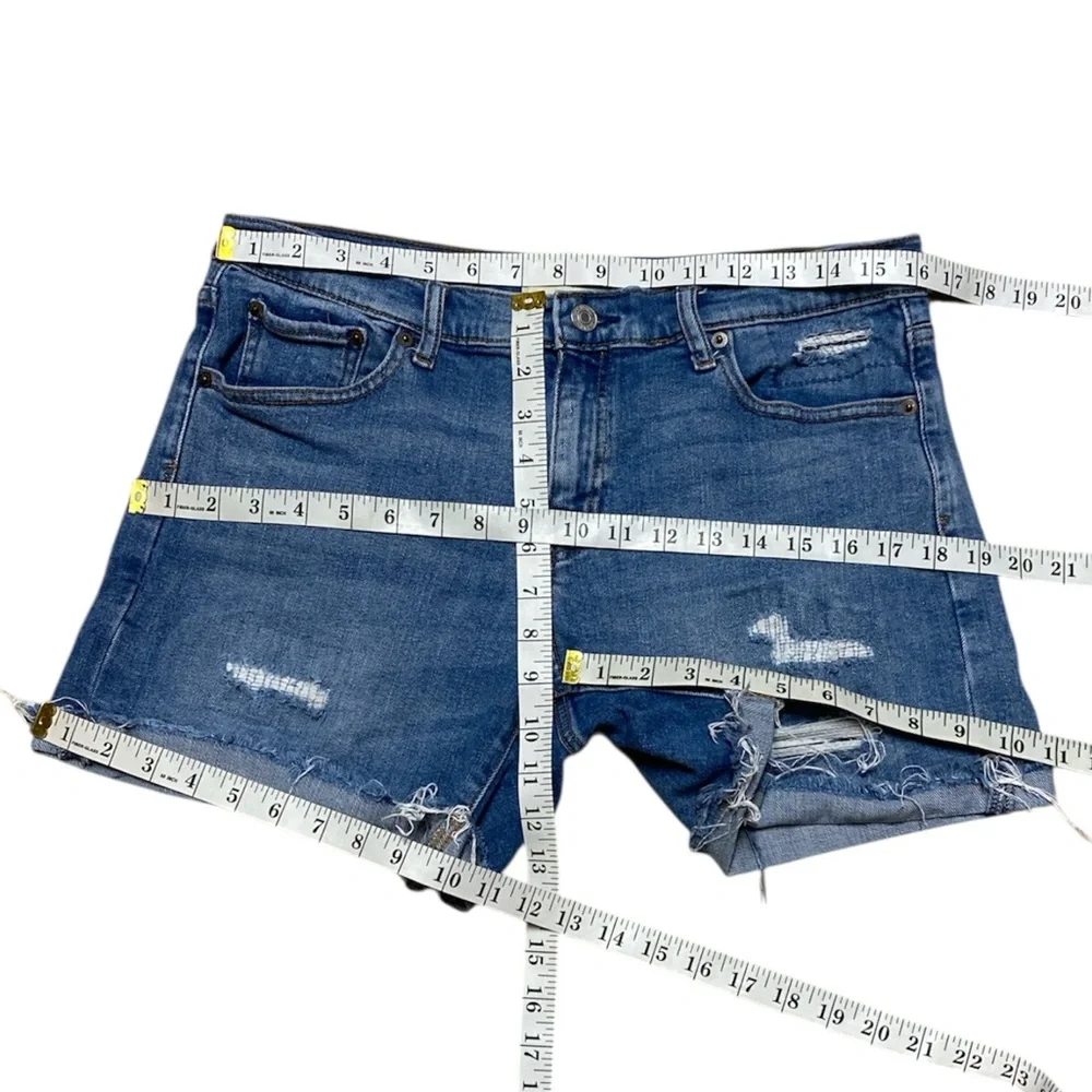 Gap 5” Jean Shorts Women’s 30 Distressed Casual Denim Cut Offs Raw Hem